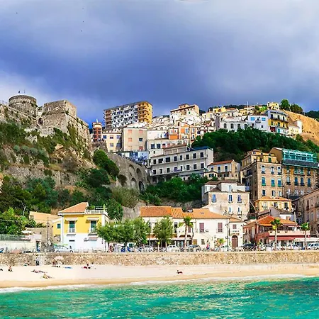 Club Two Bed 57f Pizzo (Calabria)